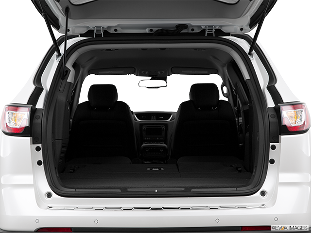 2015 Chevrolet Traverse | Hatchback & SUV rear angle