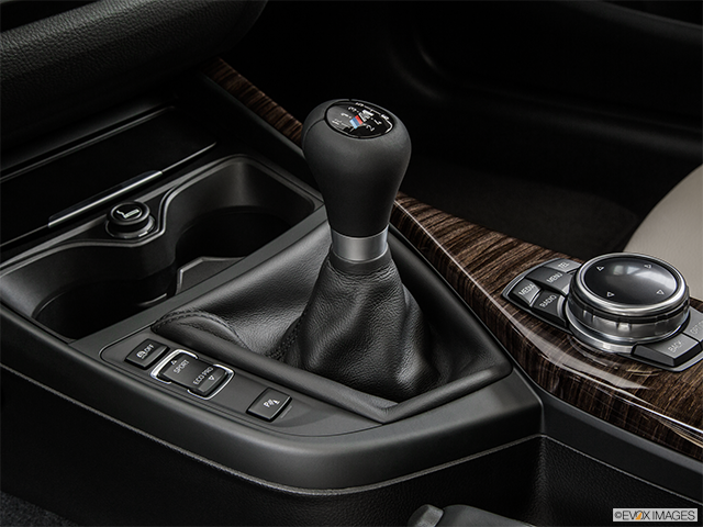 2015 BMW 2 Series | Gear shifter/center console