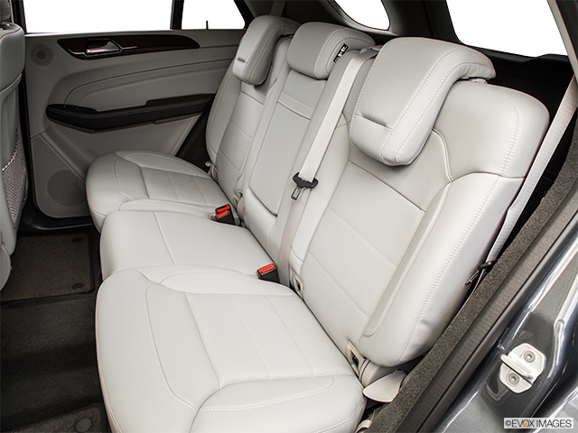 2015 Mercedes-Benz M-Class | Rear seats from Drivers Side