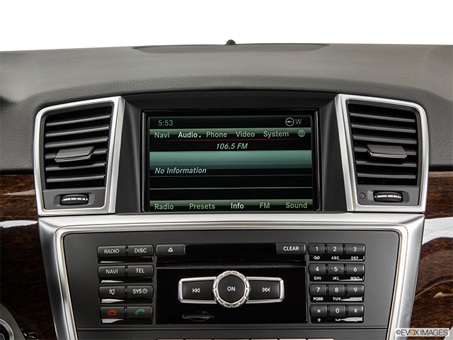 2015 Mercedes-Benz M-Class | Closeup of radio head unit