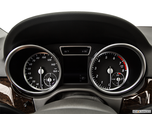 2015 Mercedes-Benz M-Class | Speedometer/tachometer