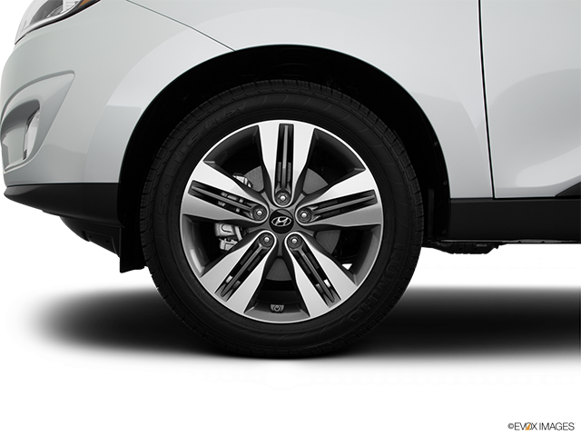2015 Hyundai Tucson | Front Drivers side wheel at profile