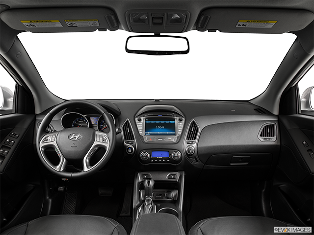 2015 Hyundai Tucson | Centered wide dash shot