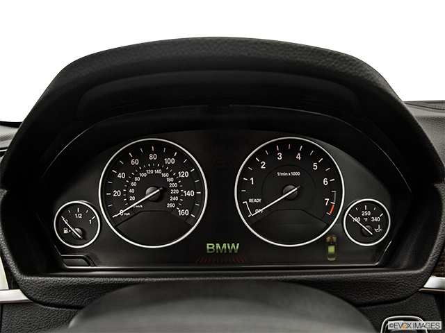 2015 BMW 3 Series | Speedometer/tachometer