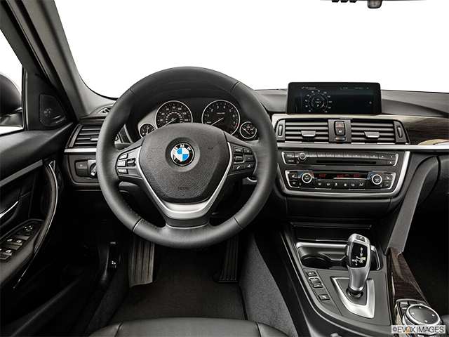 2015 BMW 3 Series | Steering wheel/Center Console