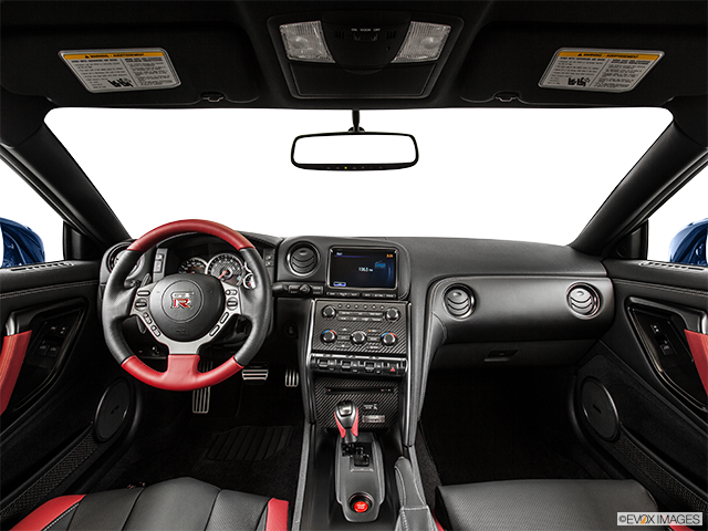 2015 Nissan GT-R | Centered wide dash shot
