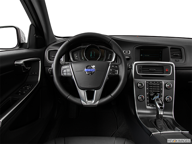 2015 Volvo V60 | Steering wheel/Center Console