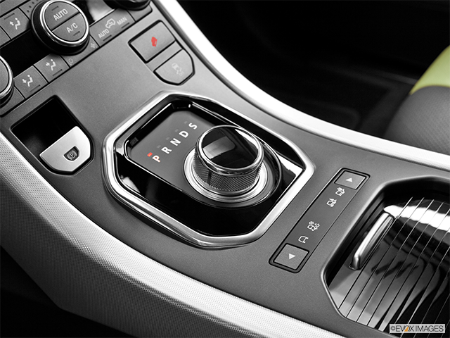 2015 Land Rover Range Rover Evoque Coupe | Gear shifter/center console