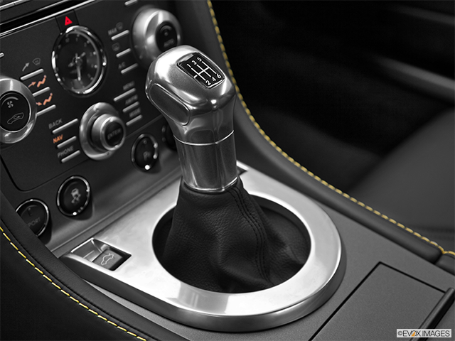 2015 Aston Martin V12 Vantage | Gear shifter/center console