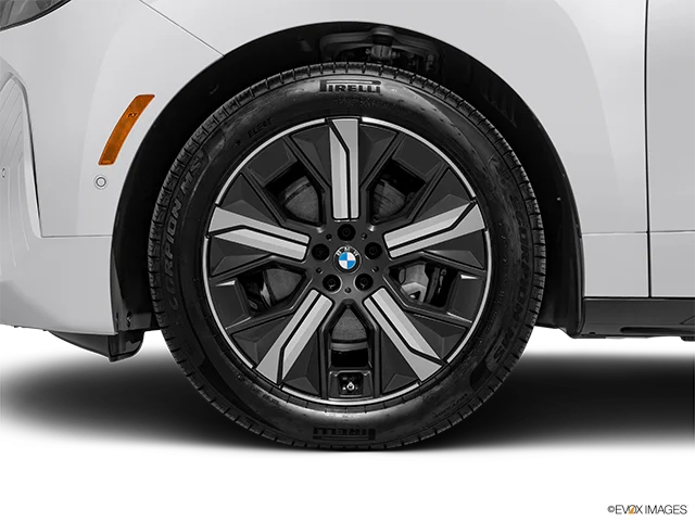 BMW IX – photo 4