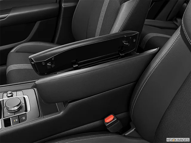 2025 Mazda CX-50 | Front center divider