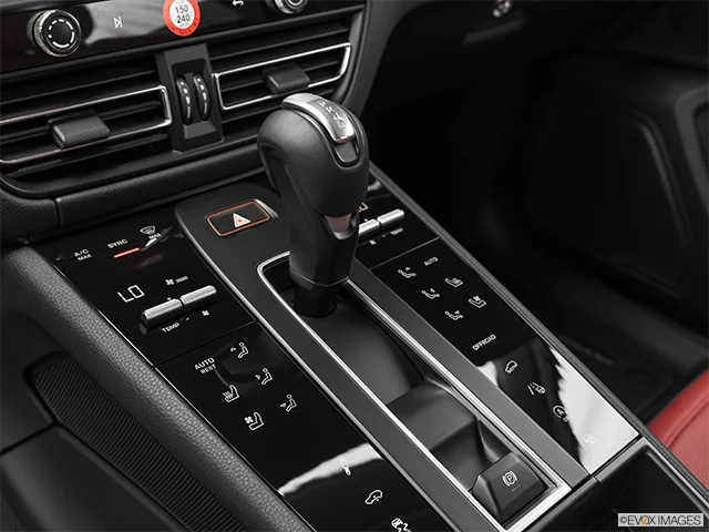 2027 Porsche Macan | Gear shifter/center console