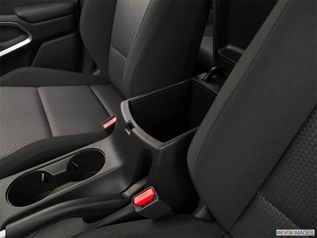 2025 Kia Soul | Front center divider